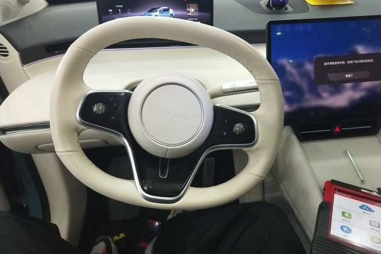 鸿蒙智行 智界R7 2025款 增程 251km Max中控内饰13