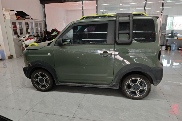 吉利银河 2024款 200km 熊猫骑士车身外观4