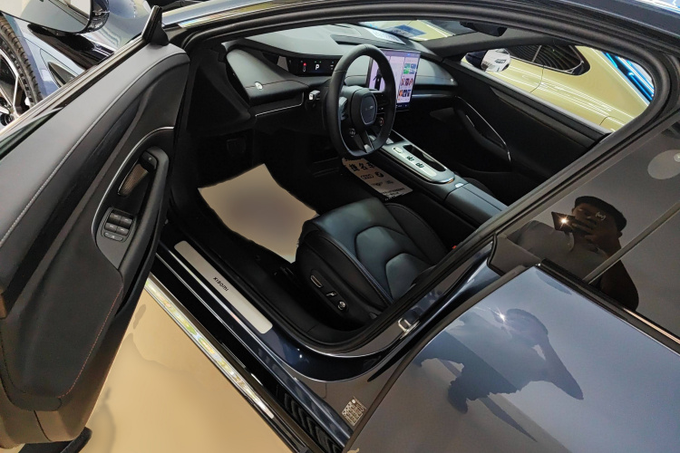 小米汽车 小米SU7 2024款 后驱长续航智驾版中控内饰7003