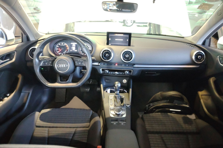 奥迪A3 2017款 Sportback 40 TFSI 运动型中控内饰7002