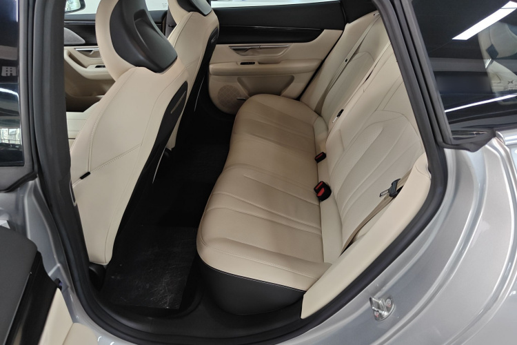 小鹏P7 2021款 480G中控内饰21