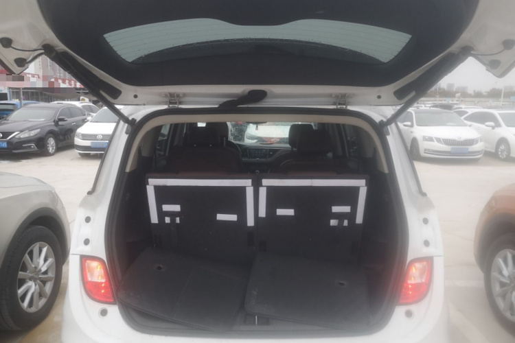 别克GL6 2019款 18T 6座互联尊贵型 国VI局部细节23