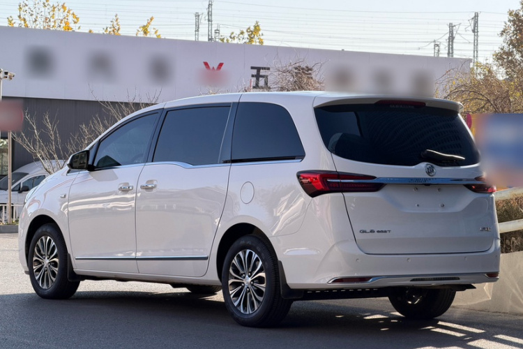 别克GL8 2021款 陆上公务舱 652T 豪华型车身外观6004