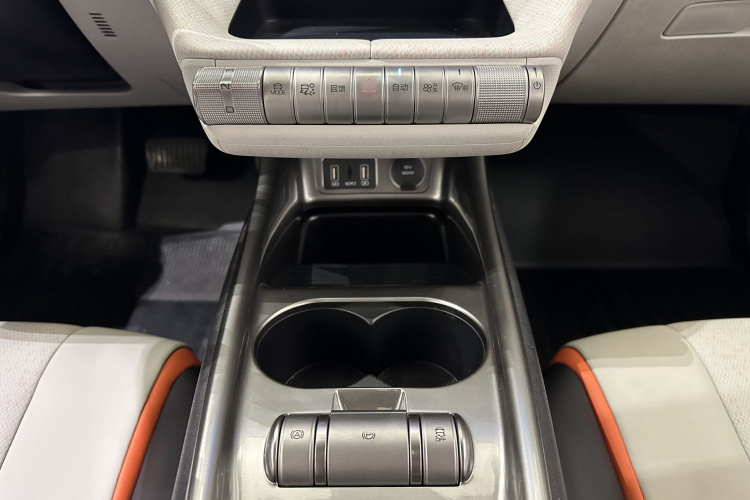 比亚迪 海豚 2021款 401km 骑士版中控内饰7003