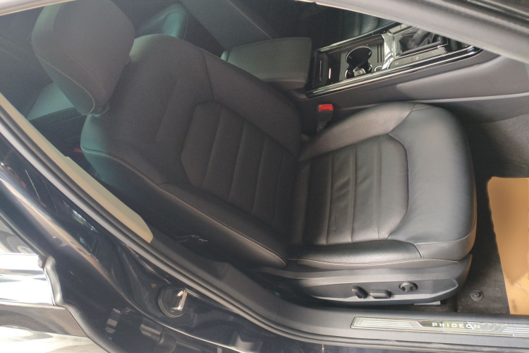 大众 辉昂 2018款 改款 380TSI 两驱商务版局部细节41