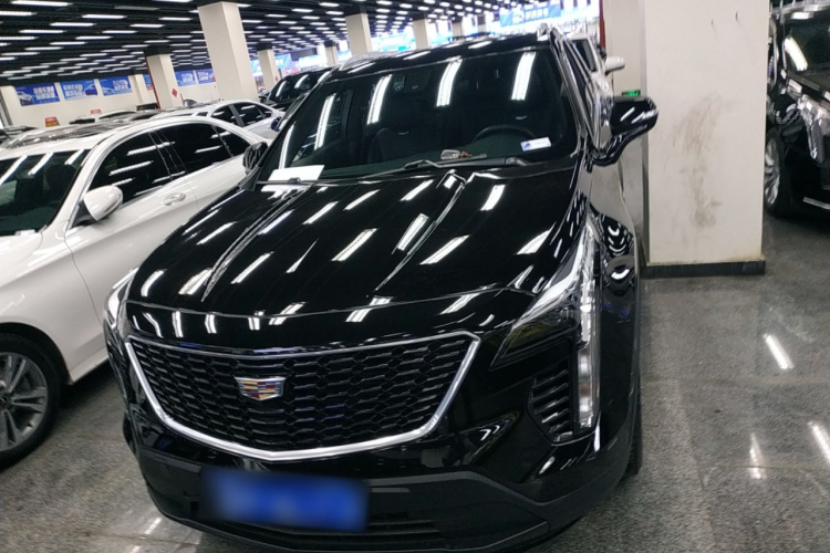 凯迪拉克XT4 2021款 28T 两驱技术型车身外观2