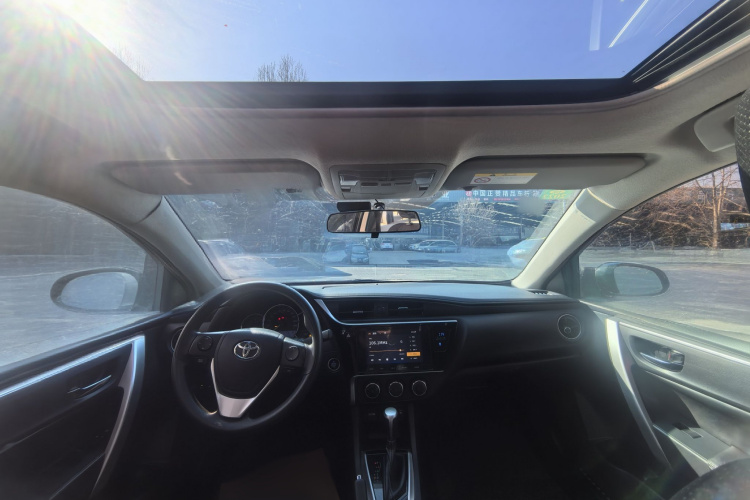 丰田 雷凌 2017款 改款 185T CVT精英版 国V中控内饰7004