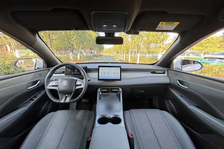 比亚迪 秦PLUS 2025款 DM-i 智驾版 55KM领先型中控内饰7006