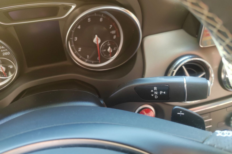 奔驰CLA 2018款 CLA 200 动感型局部细节18