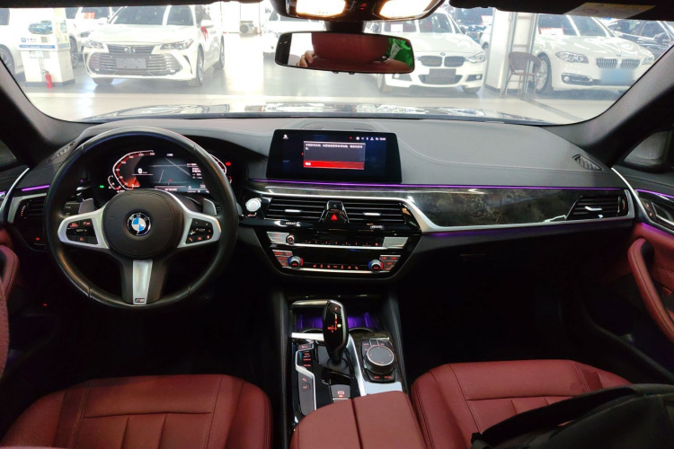 宝马5系 2020款 530Li 领先型 M运动套装中控内饰12