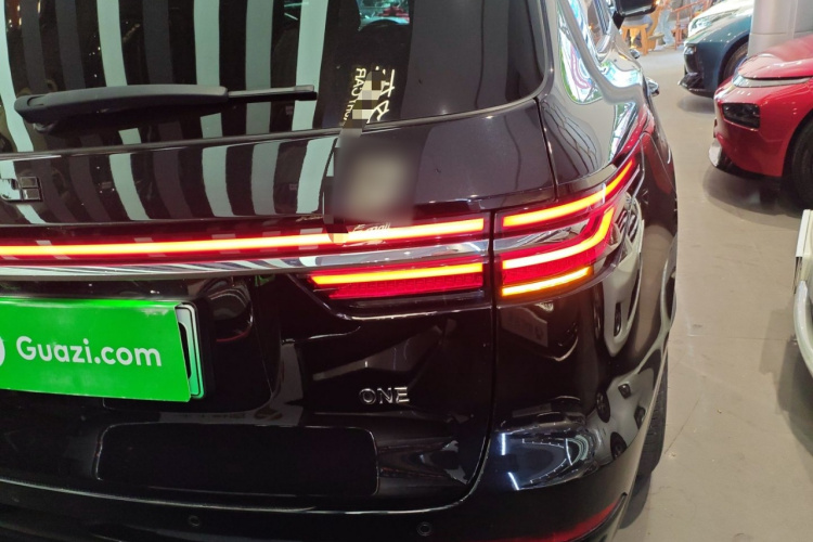 理想汽车 理想ONE 2020款 增程6座版车身外观9