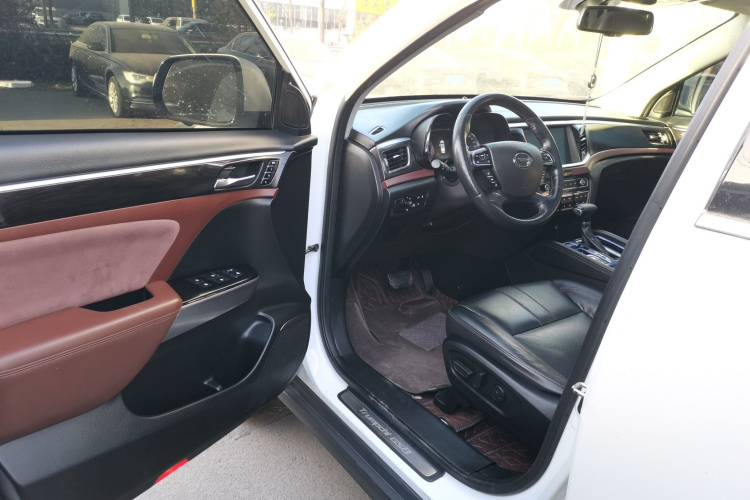 广汽传祺 传祺GS8 2017款 320T 两驱豪华智联版（七座）中控内饰20