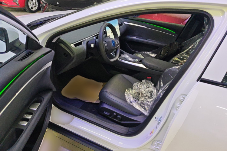 小鹏MONA M03 2025款 620 超长续航 Plus中控内饰7003