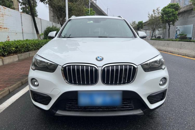 宝马X1 2016款 sDrive18Li 时尚型车身外观2