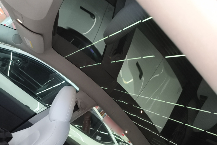 特斯拉 Model Y 2022款 改款 长续航全轮驱动版中控内饰22