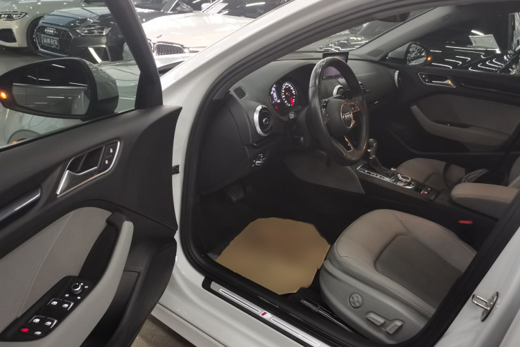 奥迪A3 2020款 Limousine 35 TFSI 时尚型 国VI中控内饰20