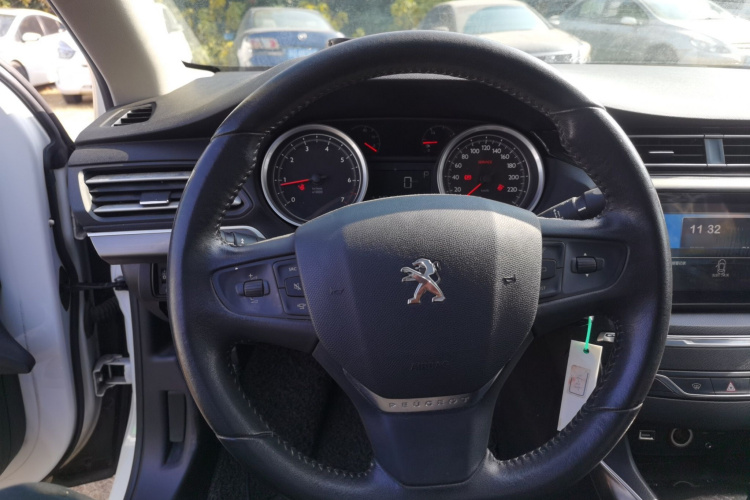 标致408 2014款 1.8L 自动豪华版局部细节13