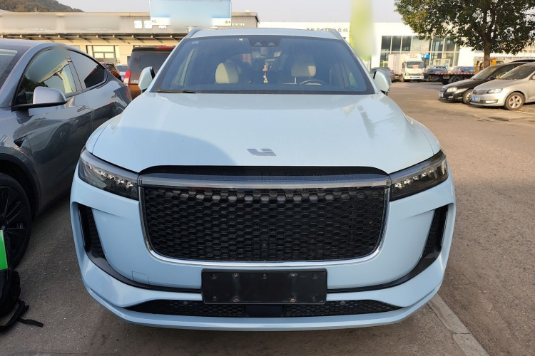 理想汽车 理想ONE 2020款 增程6座版车身外观2