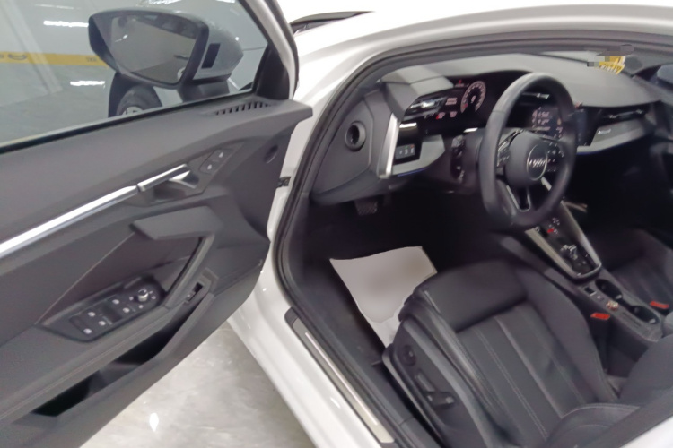 奥迪A3 2023款 改款 A3L Limousine 35 TFSI 豪华致雅型中控内饰20