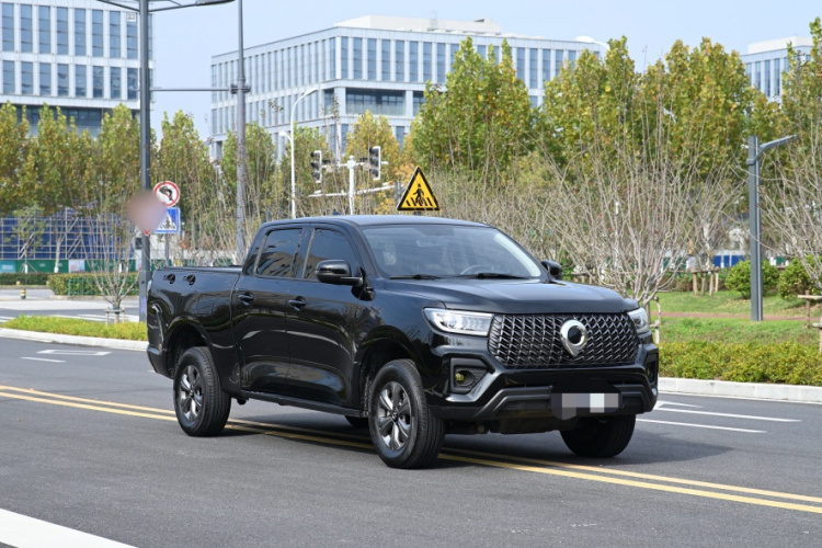 长城 炮 2023款 2.0T商用版自动柴油两驱精英型长箱GW4D20M车身外观6002