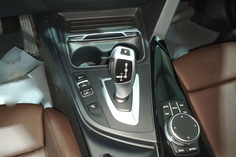 宝马3系 2019款 320Li 时尚型局部细节18