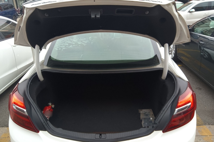 别克 君威 2014款 1.6T 时尚技术型机舱底盘23