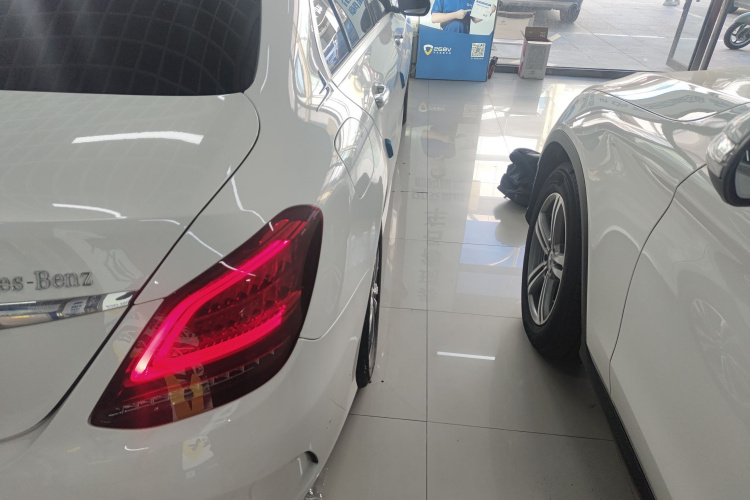 奔驰C级 2021款 C 200 L 时尚型运动版车身外观9