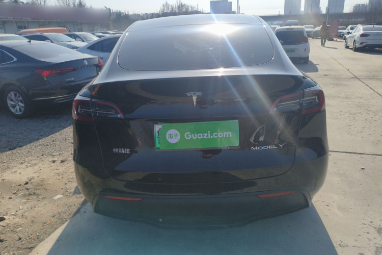 特斯拉 Model Y 2023款 后轮驱动版车身外观6