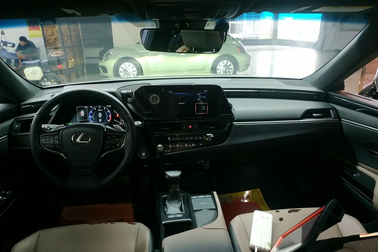 雷克萨斯ES 2021款 200 卓越版中控内饰7002