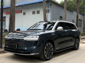 鸿蒙智行 问界M9 2024款 增程 Ultra版 42kWh 6座版