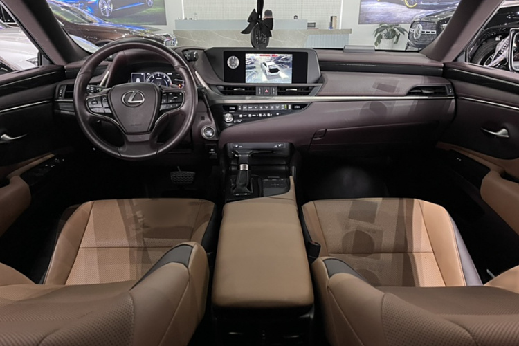 雷克萨斯ES 2020款 200 卓越版中控内饰7001