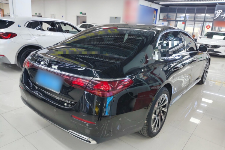 奔驰E级 2024款 E 300 L 豪华型车身外观7