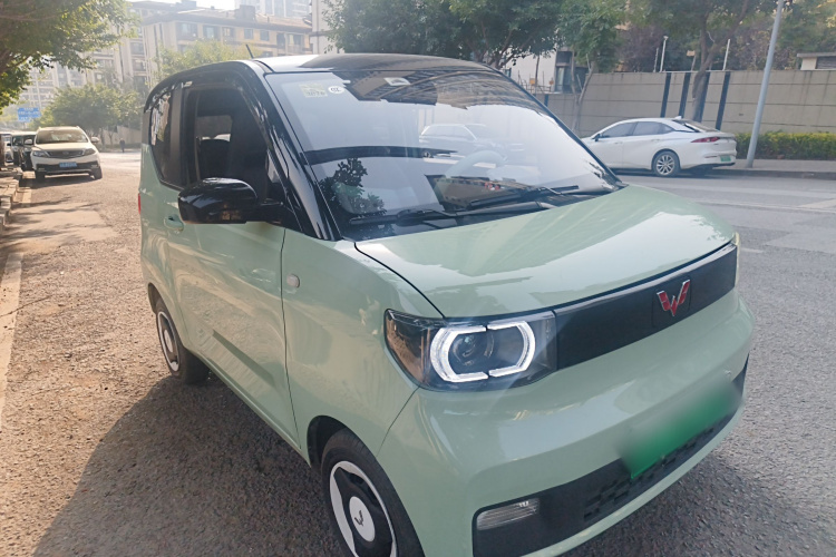 五菱汽车 宏光MINIEV 2021款 马卡龙夹心款 120km 磷酸铁锂车身外观3
