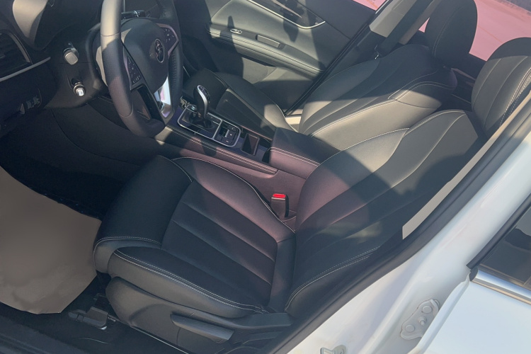 比亚迪 宋MAX 2019款 1.5T 自动智联睿进型 6座 国VI中控内饰7001