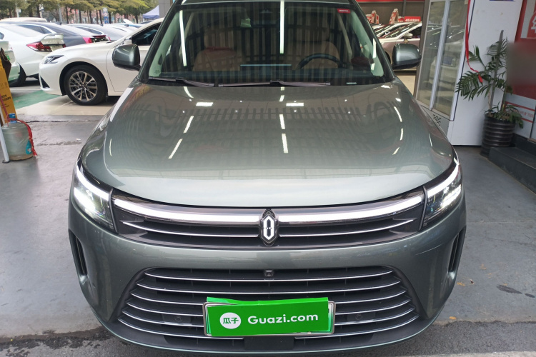 鸿蒙智行 问界M7 2022款 1.5T 四驱旗舰版车身外观2