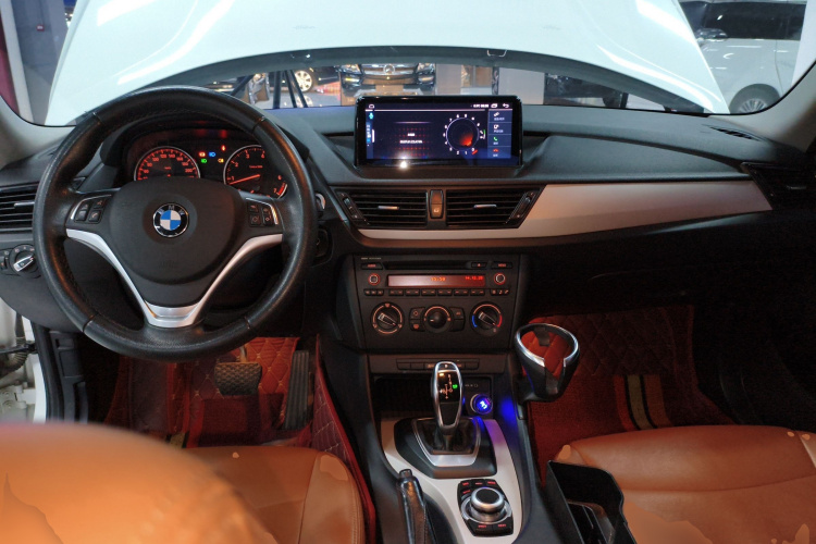 宝马X1 2014款 sDrive18i 时尚型中控内饰12