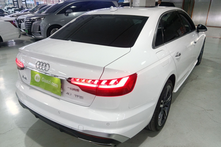 奥迪A4L 2023款 40 TFSI 时尚动感型车身外观7