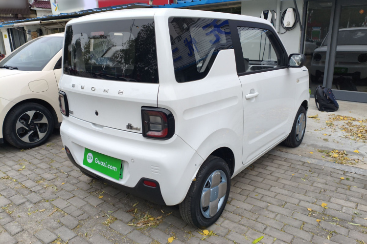 吉利银河 2023款 熊猫mini 120km 亚运熊车身外观7