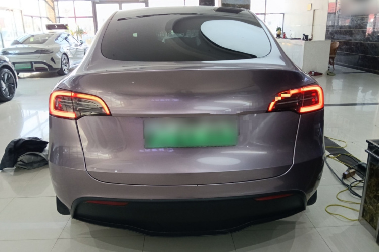 特斯拉 Model Y 2023款 后轮驱动版车身外观6