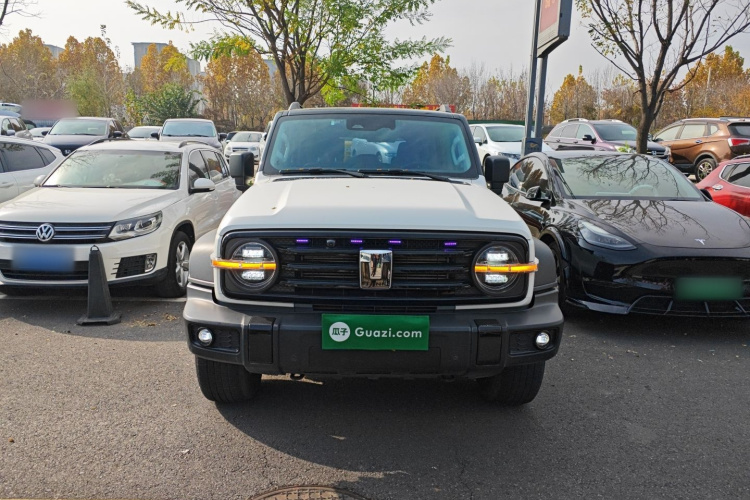 坦克300 2023款 越野版 2.0T 征服者车身外观2