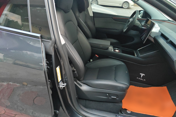 特斯拉 Model Y 2025款 后轮驱动版局部细节41