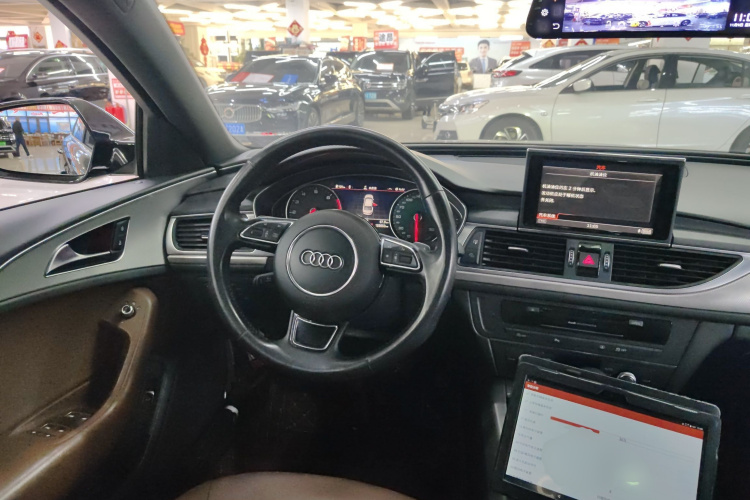 奥迪A6L 2018款 30周年年型 45 TFSI quattro 运动型中控内饰13