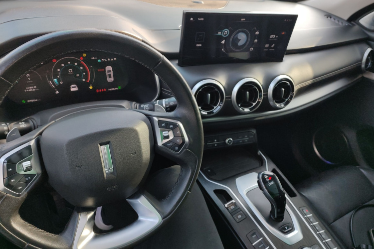 魏牌 VV6 2020款 2.0T 两驱智享+中控内饰7002