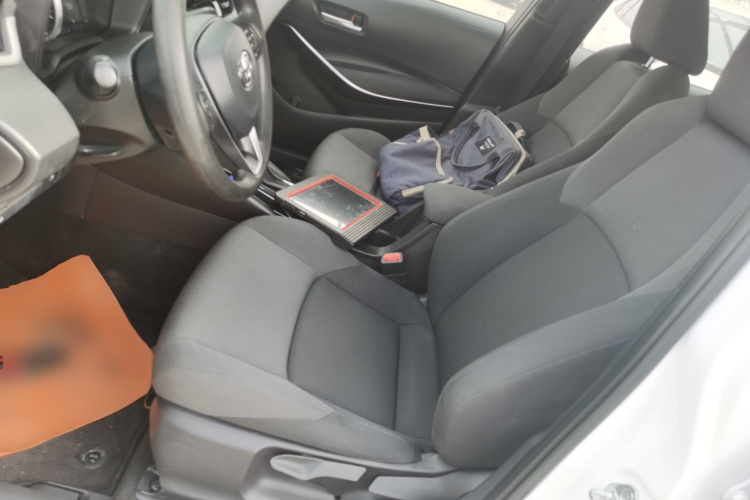 丰田 雷凌 2022款 双擎 1.8H E-CVT领先版局部细节19