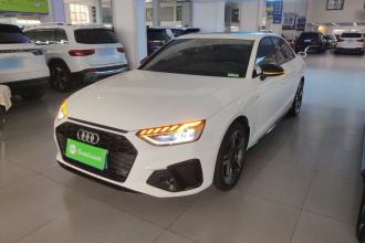 奥迪A4L 2022款 40 TFSI 豪华动感型