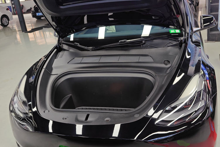 特斯拉 Model Y 2021款 标准续航后驱版机舱底盘24