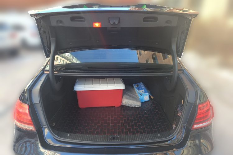 奔驰E级 2015款 E 200 L中控内饰23