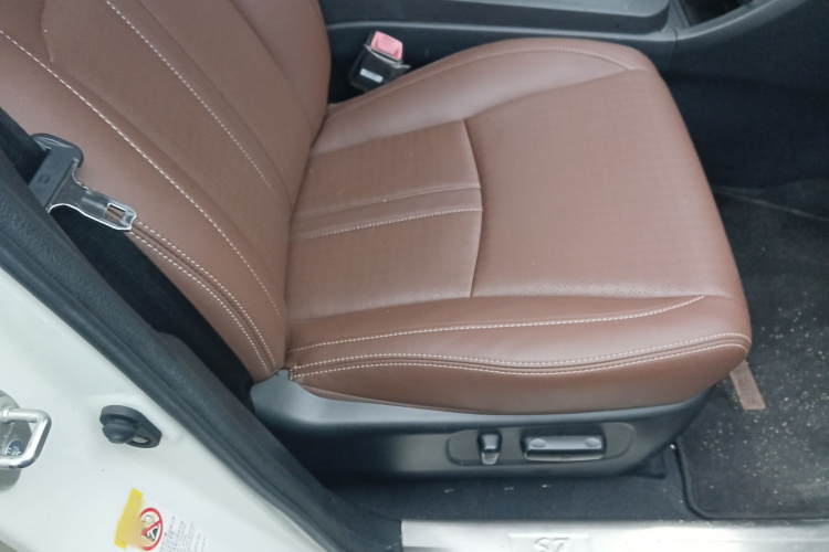 比亚迪S7 2016款 2.0T 自动尊贵型Plus局部细节41