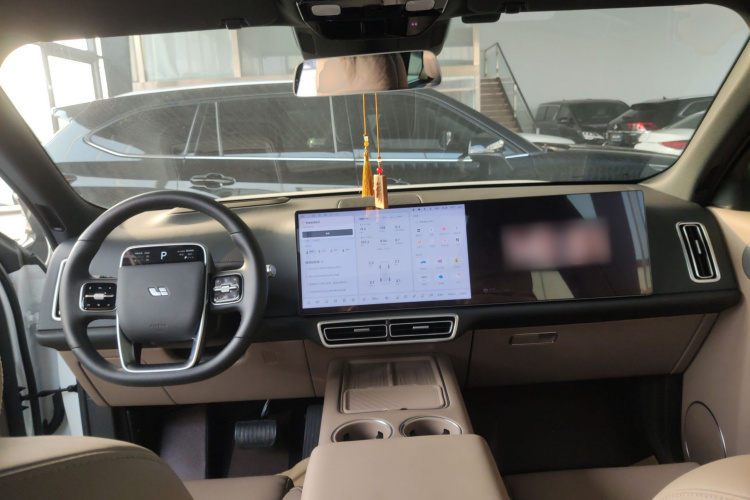 理想汽车 理想L8 2025款 Max 智能焕新版中控内饰7002