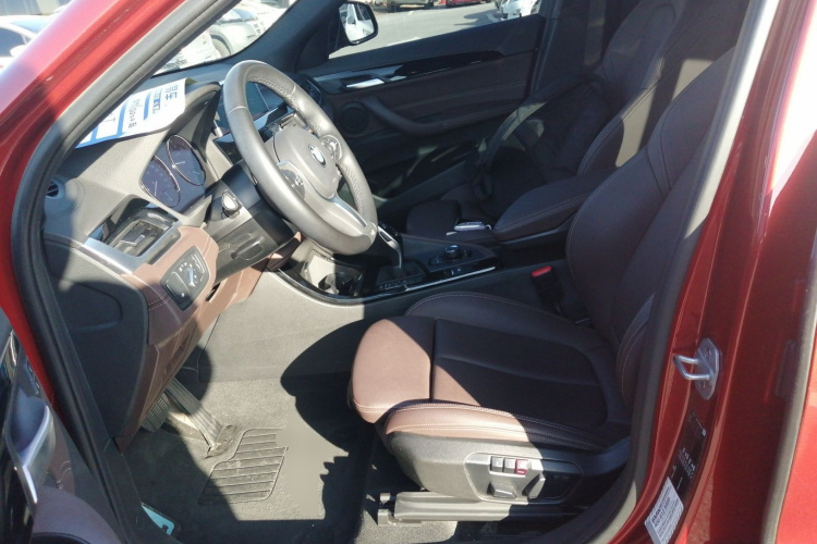 宝马X2 2020款 sDrive25i 领先型M越野套装中控内饰19